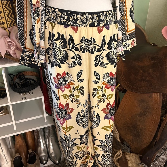 Rachel Zoe Multicolor Floral pant set - Picture 3 of 3